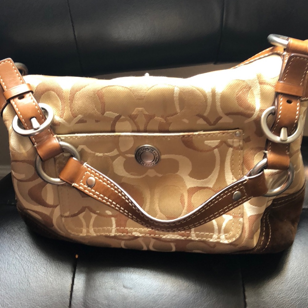 BARELY WORN Coach Bag!